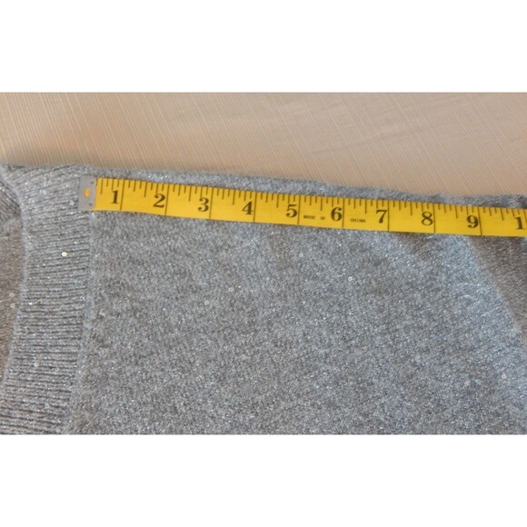 Women's Time And Tru V Neck Sequin Sweater GRAY Pullover Size XL (16-18) NWT - Picture 13 of 16